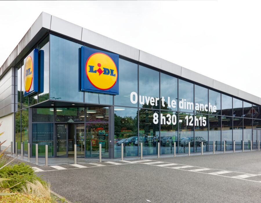 Toit pentu du Supermarché Lidl la Ferté-Bernard 