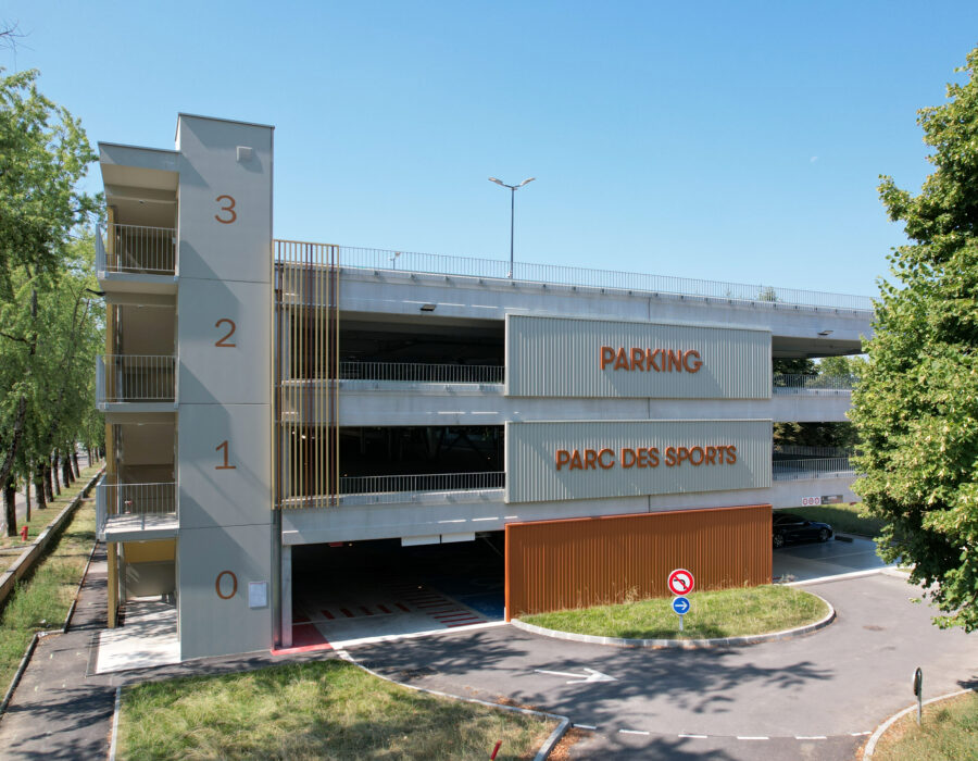 entrée du Parking aérien du parc des sports d'Annecy 