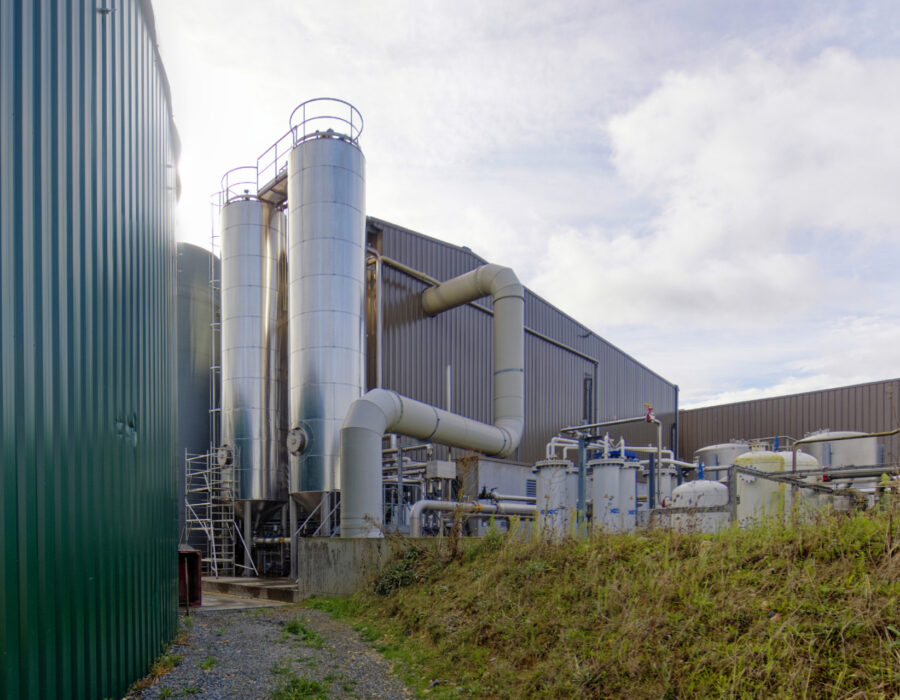 Zone d’épuration du gaz, sur un site de production de biométhane en Sarthe 