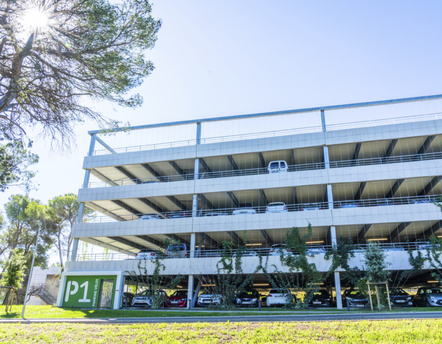 Parking aérien numéro 1 R+4 du CHU de Nîmes 